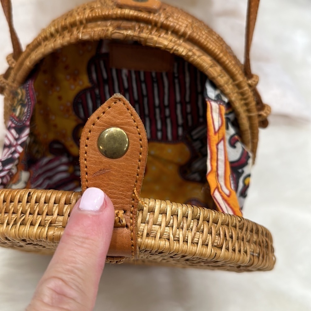 EUC Amerii Handwoven Rattan Bag - Picture 6 of 14